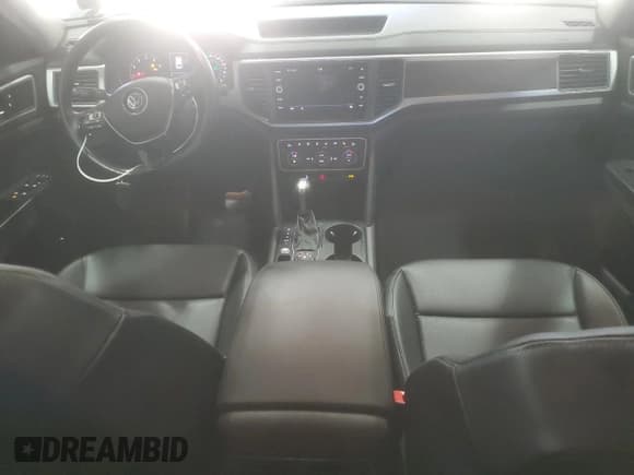 ✅ 2018 Volkswagen Atlas SE • VIN: 1V2LR2CA2JC548714 • Lot: 92891285. Listed on Copart with 160,040 mi. Free auction sales archive from the USA and detailed vehicle history report at DreamBid. Image 8.