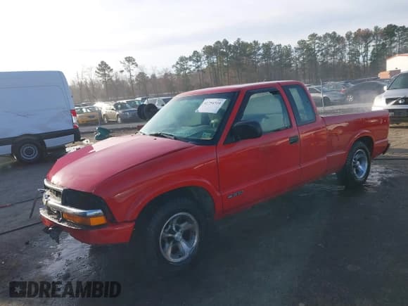 ✅ 2003 Chevrolet S-10 LS • VIN: 1GCCS19X938255359 • Лот: 41754310. Опубликован ранее на IAAI с пробегом 179 390 миль. Бесплатный доступ к архиву аукционных продаж из США и подробный отчёт об истории автомобиля на DreamBid. Изображение 2.