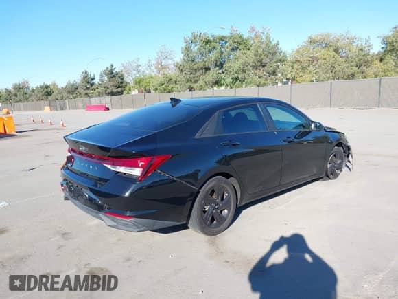 2021 Hyundai Elantra SEL z VIN 5NPLM4AG3MH007120, wystawiony jako IAAI lot #43486291 z przebiegiem 46 109 mil mil oraz . Historia ofert i sprzedaży dostępna na DreamBid. Obrazek 4.