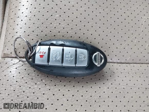 ✅ 2013 Nissan Maxima S • VIN: 1N4AA5APXDC846706 • Lot: 43365373. Wystawiony na IAAI z przebiegiem 94 435 mil. Bezpłatny archiwum sprzedaży aukcyjnych z USA i szczegółowy raport historii pojazdu na DreamBid. Zdjęcie 11.