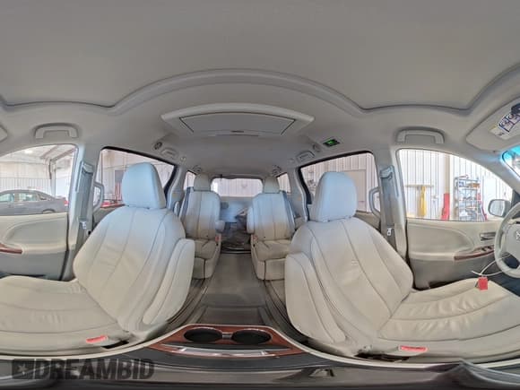 ✅ 2012 Toyota Sienna XLE • VIN: 5TDDK3DC9CS031444 • Lot: 91562875. Wystawiony na Copart z przebiegiem 102 001 mil. Bezpłatny archiwum sprzedaży aukcyjnych z USA i szczegółowy raport historii pojazdu na DreamBid. Zdjęcie 15.