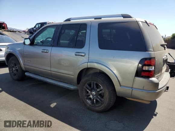 ✅ 2008 Ford Explorer Limited • VIN: 1FMEU65E38UA99897 • Lot: 70960545. Wystawiony na Copart z przebiegiem 189 324 mil. Bezpłatny archiwum sprzedaży aukcyjnych z USA i szczegółowy raport historii pojazdu na DreamBid. Zdjęcie 2.