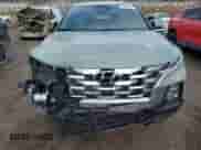 2023 Hyundai Santa Cruz SEL z VIN 5NTJBDAE5PH075498, wystawiony jako Copart lot #81267264 z przebiegiem 23 989 mil mil oraz Czysty tytuł • Clean title. Historia ofert i sprzedaży dostępna na DreamBid. Obrazek 5.