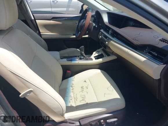 ✅ 2016 Lexus ES 330 • VIN: 58ABK1GG4GU007391 • Lot: 42506545. Listed on IAAI with 144,579 mi. Free auction sales archive from the USA and detailed vehicle history report at DreamBid. Image 5.