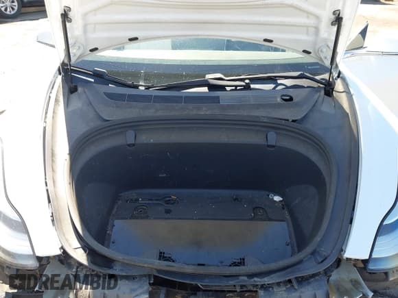 ✅ 2018 Tesla Model 3 Long Range Battery • VIN: 5YJ3E1EA3JF155473 • Lot: 43031030. Wystawiony na IAAI z przebiegiem 94 709 mil. Bezpłatny archiwum sprzedaży aukcyjnych z USA i szczegółowy raport historii pojazdu na DreamBid. Zdjęcie 10.