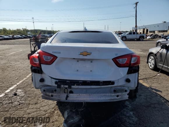 ✅ 2019 Chevrolet Cruze LT • VIN: 1G1BE5SM2K7115418 • Lot: 71056025. Listed on Copart with Not provided. Free auction sales archive from the USA and detailed vehicle history report at DreamBid. Image 6.