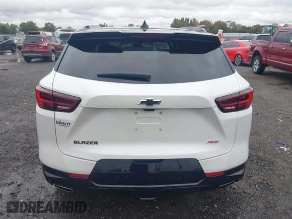 ✅ 2024 Chevrolet Blazer RS • VIN: 3GNKBERS8RS191104 • Lot: 43571142. Listed on IAAI with 20,899 mi. Free auction sales archive from the USA and detailed vehicle history report at DreamBid. Image 16.