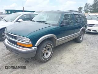 ✅ 1998 Chevrolet Blazer LS • VIN: 1GNCS13W4W2214149 • Lot: 41960319. Wystawiony na IAAI z przebiegiem 180 251 mil. Bezpłatny archiwum sprzedaży aukcyjnych z USA i szczegółowy raport historii pojazdu na DreamBid. Zdjęcie 2.
