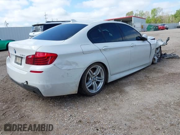 ✅ 2015 BMW 5 Series 535i • VIN: WBA5B1C52FD922491 • Lot: 41836034. Wystawiony na IAAI z przebiegiem 159 414 mil. Bezpłatny archiwum sprzedaży aukcyjnych z USA i szczegółowy raport historii pojazdu na DreamBid. Zdjęcie 4.