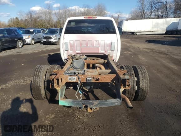 ✅ 2013 Chevrolet Silverado 1500 • VIN: 1GB5CZCGXDZ215076 • Lot: 47763275. Wystawiony na Copart z przebiegiem 260 691 mil. Bezpłatny archiwum sprzedaży aukcyjnych z USA i szczegółowy raport historii pojazdu na DreamBid. Zdjęcie 6.