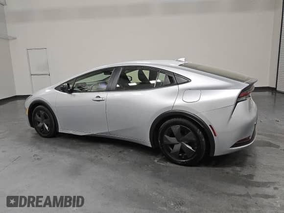 2024 Toyota Prius LE with VIN JTDACAAU3R3023447, listed as a Copart auction lot 87451355 with 29,991 mi miles and Clean title. Bid and sale history available at DreamBid. Image 2.