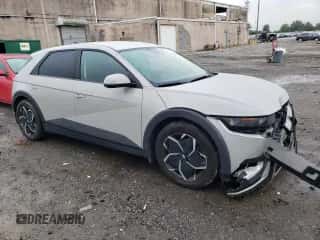 ✅ 2022 Hyundai Ioniq 5 SE • VIN: KM8KMDAFXNU066669 • Lot: 73691064. Wystawiony na Copart z przebiegiem 58 317 mil mil. Skorzystaj z bezpłatnego archiwum sprzedaży aukcyjnych z USA i zobacz szczegółowy raport historii pojazdu na DreamBid. Zdjęcie 4.