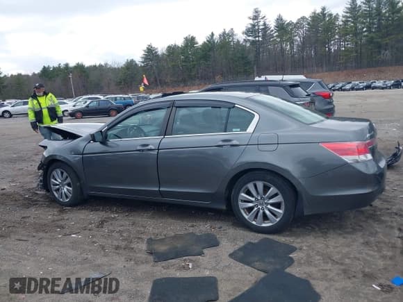 ✅ 2011 Honda Accord EX • VIN: 1HGCP2F75BA073517 • Lot: 41875713. Listed on IAAI with 170,352 mi. Free auction sales archive from the USA and detailed vehicle history report at DreamBid. Image 15.