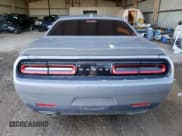 ✅ 2018 Dodge Challenger SXT Plus • VIN: 2C3CDZAG5JH183723 • Lot: 68832552. Wystawiony na Copart z przebiegiem 89 778 mil. Bezpłatny archiwum sprzedaży aukcyjnych z USA i szczegółowy raport historii pojazdu na DreamBid. Zdjęcie 6.