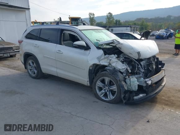 ✅ 2015 Toyota Highlander Limited • VIN: 5TDDKRFH0FS093864 • Lot: 43226200. Listed on IAAI with 153,681 mi. Free auction sales archive from the USA and detailed vehicle history report at DreamBid. Image 1.