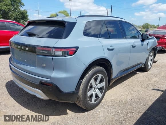 ✅ 2024 Honda Prologue Touring • VIN: 3GPKHWRM2RS528167 • Lot: 42800723. Listed on IAAI with 8,943 mi. Free auction sales archive from the USA and detailed vehicle history report at DreamBid. Image 4.