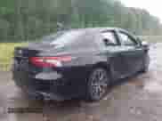 2022 Toyota Camry XLE z VIN 4T1F11AK8NU076638, wystawiony jako IAAI lot #42243093 z przebiegiem 67 100 mil mil oraz . Historia ofert i sprzedaży dostępna na DreamBid. Obrazek 4.