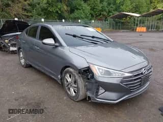 ✅ 2019 Hyundai Elantra SEL • VIN: 5NPD84LF3KH417071 • Лот: 43448892. Размещён на IAAI с пробегом 62 664 миль миль. Получите бесплатный доступ к архиву аукционных продаж из США и посмотрите подробный отчёт об истории автомобиля на DreamBid. Изображение 1.