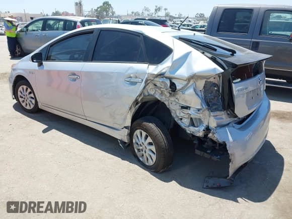 ✅ 2014 Toyota Prius • VIN: JTDKN3DP1E3052567 • Lot: 42872309. Listed on IAAI with 209,125 mi. Free auction sales archive from the USA and detailed vehicle history report at DreamBid. Image 3.