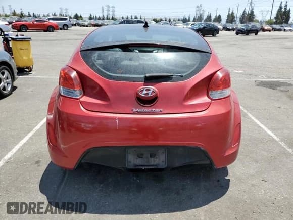 ✅ 2013 Hyundai Veloster w/Gray Int • VIN: KMHTC6AD6DU172584 • Lot: 82425004. Wystawiony na Copart z przebiegiem 135 563 mil. Bezpłatny archiwum sprzedaży aukcyjnych z USA i szczegółowy raport historii pojazdu na DreamBid. Zdjęcie 6.