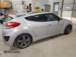 ✅ 2015 Hyundai Veloster Turbo • VIN: KMHTC6AE8FU234840 • Lot: 43930865. Wystawiony na Copart z przebiegiem 107 201 mil. Bezpłatny archiwum sprzedaży aukcyjnych z USA i szczegółowy raport historii pojazdu na DreamBid. Zdjęcie 3.