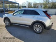 ✅ 2022 Cadillac XT4 AWD Premium Luxury • VIN: 1GYFZDR42NF135962 • Lot: 83828735. Wystawiony na Copart z przebiegiem 86 984 mil. Bezpłatny archiwum sprzedaży aukcyjnych z USA i szczegółowy raport historii pojazdu na DreamBid. Zdjęcie 2.