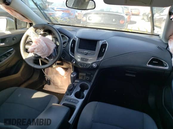 ✅ 2019 Chevrolet Cruze LT • VIN: 1G1BE5SM0K7110959 • Lot: 67420232. Wystawiony na Copart z przebiegiem 90 178 mil mil. Skorzystaj z bezpłatnego archiwum sprzedaży aukcyjnych z USA i zobacz szczegółowy raport historii pojazdu na DreamBid. Zdjęcie 8.