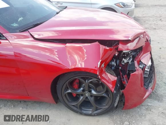 ✅ 2021 Alfa Romeo Giulia Ti • VIN: ZARFAMBN9M7640105 • Lot: 43119984. Wystawiony na IAAI z przebiegiem 53 893 mil. Bezpłatny archiwum sprzedaży aukcyjnych z USA i szczegółowy raport historii pojazdu na DreamBid. Zdjęcie 6.