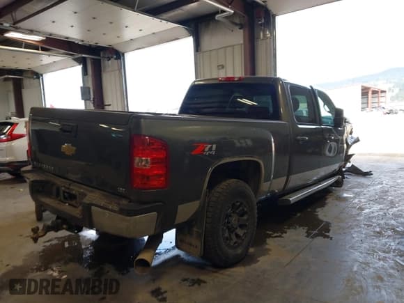 ✅ 2011 Chevrolet Silverado 2500HD LTZ • VIN: 1GC1KYC83BF192822 • Lot: 42508183. Listed on IAAI with 81,195 mi. Free auction sales archive from the USA and detailed vehicle history report at DreamBid. Image 4.