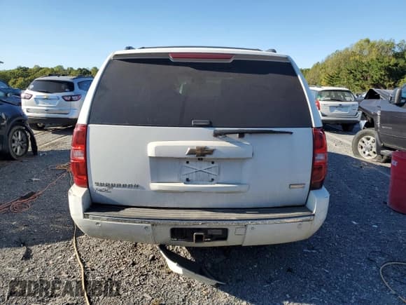 ✅ 2011 Chevrolet Suburban LTZ • VIN: 1GNSKKE38BR191111 • Lot: 75172204. Wystawiony na Copart z przebiegiem 165 370 mil. Bezpłatny archiwum sprzedaży aukcyjnych z USA i szczegółowy raport historii pojazdu na DreamBid. Zdjęcie 6.