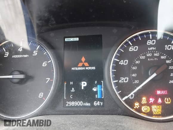 2016 Mitsubishi Outlander SE z VIN JA4AZ3A31GZ015790, wystawiony jako IAAI lot #42131804 z przebiegiem 298 900 mil mil oraz . Historia ofert i sprzedaży dostępna na DreamBid. Obrazek 7.