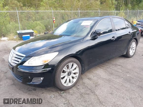 ✅ 2009 Hyundai Genesis • VIN: KMHGC46E99U017557 • Lot: 43324510. Wystawiony na IAAI z przebiegiem 276 635 mil. Bezpłatny archiwum sprzedaży aukcyjnych z USA i szczegółowy raport historii pojazdu na DreamBid. Zdjęcie 18.