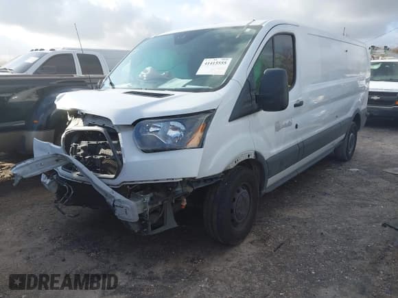 ✅ 2018 Ford Transit • VIN: 1FTYR2YM4JKB09904 • Lot: 41415555. Wystawiony na IAAI z przebiegiem 101 664 mil. Bezpłatny archiwum sprzedaży aukcyjnych z USA i szczegółowy raport historii pojazdu na DreamBid. Zdjęcie 2.