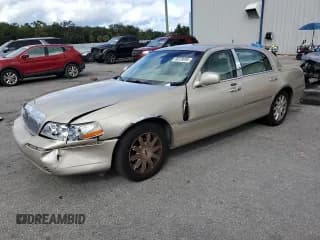 ✅ 2010 Lincoln Town Car Signature Limited • VIN: 2LNBL8CVXAX602554 • Лот: 90329095. Опубликован ранее на Copart с пробегом 231 531 миль. Бесплатный доступ к архиву аукционных продаж из США и подробный отчёт об истории автомобиля на DreamBid. Изображение 1.