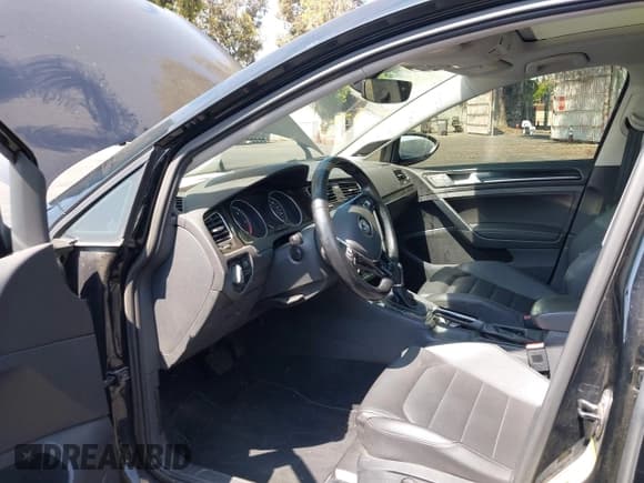 ✅ 2015 Volkswagen Golf S • VIN: 3VW2A7AU6FM046001 • Лот: 42391826. Опубликован ранее на IAAI с пробегом 123 672 миль. Бесплатный доступ к архиву аукционных продаж из США и подробный отчёт об истории автомобиля на DreamBid. Изображение 18.