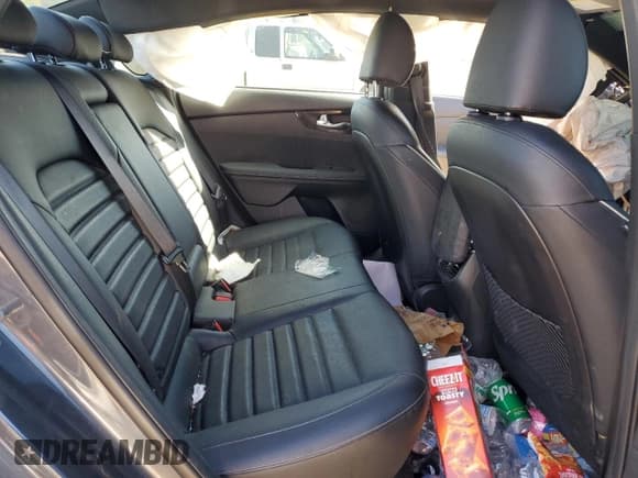 ✅ 2022 Kia Forte GT-Line • VIN: 3KPF54AD1NE480830 • Lot: 85549925. Wystawiony na Copart z przebiegiem 59 363 mil. Bezpłatny archiwum sprzedaży aukcyjnych z USA i szczegółowy raport historii pojazdu na DreamBid. Zdjęcie 10.