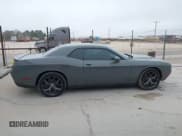 ✅ 2018 Dodge Challenger SXT Plus • VIN: 2C3CDZAG0JH132520 • Lot: 41564142. Wystawiony na IAAI z przebiegiem 142 735 mil. Bezpłatny archiwum sprzedaży aukcyjnych z USA i szczegółowy raport historii pojazdu na DreamBid. Zdjęcie 13.