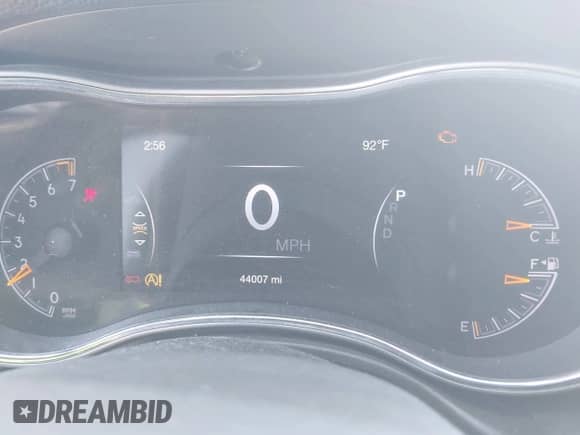 2020 Jeep Grand Cherokee Altitude z VIN 1C4RJEAG1LC181593, wystawiony jako IAAI lot #43159944 z przebiegiem 44 007 mil mil oraz . Historia ofert i sprzedaży dostępna na DreamBid. Obrazek 7.