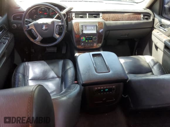 ✅ 2011 GMC Yukon Denali • VIN: 1GKS1EEF3BR138683 • Lot: 68027985. Listed on Copart with 165,680 mi. Free auction sales archive from the USA and detailed vehicle history report at DreamBid. Image 8.