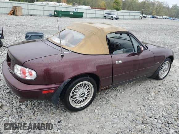 ✅ 1995 Mazda MX-5 Miata • VIN: JM1NA353XS0609672 • Lot: 85815505. Listed on Copart with 97,647 mi. Free auction sales archive from the USA and detailed vehicle history report at DreamBid. Image 3.