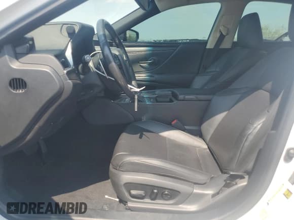 ✅ 2020 Lexus ES 300h • VIN: 58AC21B10LU006157 • Lot: 64629675. Wystawiony na Copart z przebiegiem 131 141 mil. Bezpłatny archiwum sprzedaży aukcyjnych z USA i szczegółowy raport historii pojazdu na DreamBid. Zdjęcie 7.