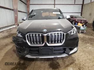 ✅ 2023 BMW X1 xDrive28i • VIN: WBX73EF03P5Y12984 • Lot: 46609014. Listed on Copart with 1,007 mi. Free auction sales archive from the USA and detailed vehicle history report at DreamBid. Image 5.