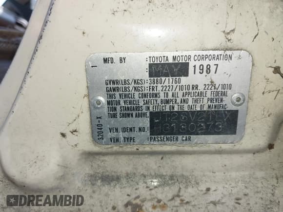 ✅ 1987 Toyota Camry • VIN: JT2SV21EXH3130273 • Lot: 42472806. Wystawiony na IAAI z przebiegiem 124 958 mil. Bezpłatny archiwum sprzedaży aukcyjnych z USA i szczegółowy raport historii pojazdu na DreamBid. Zdjęcie 9.