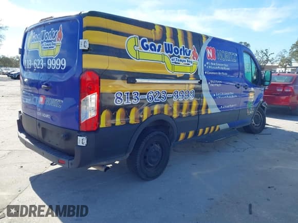✅ 2020 Ford Transit Cargo • VIN: 1FTBR1Y82LKB30997 • Lot: 41293464. Wystawiony na IAAI z przebiegiem 119 934 mil. Bezpłatny archiwum sprzedaży aukcyjnych z USA i szczegółowy raport historii pojazdu na DreamBid. Zdjęcie 4.