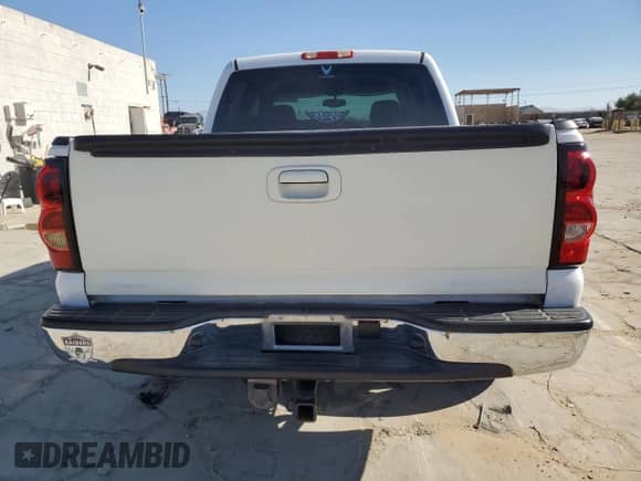 ✅ 2006 Chevrolet Silverado 1500 LT1 • VIN: 2GCEC13T761186450 • Lot: 69518144. Wystawiony na Copart z przebiegiem 128 398 mil mil. Skorzystaj z bezpłatnego archiwum sprzedaży aukcyjnych z USA i zobacz szczegółowy raport historii pojazdu na DreamBid. Zdjęcie 6.