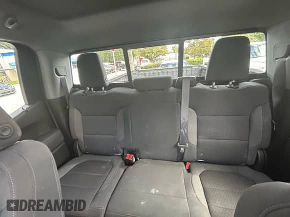 ✅ 2021 GMC Sierra 1500 • VIN: 1GTR8CET4MZ292743 • Lot: 91685585. Listed on Copart with 83,841 mi. Free auction sales archive from the USA and detailed vehicle history report at DreamBid. Image 15.