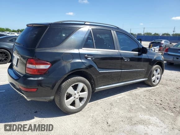 ✅ 2010 Mercedes-Benz M 350 • VIN: 4JGBB5GB5AA586158 • Лот: 84810835. Опубликован ранее на Copart с пробегом 157 673 миль. Бесплатный доступ к архиву аукционных продаж из США и подробный отчёт об истории автомобиля на DreamBid. Изображение 3.