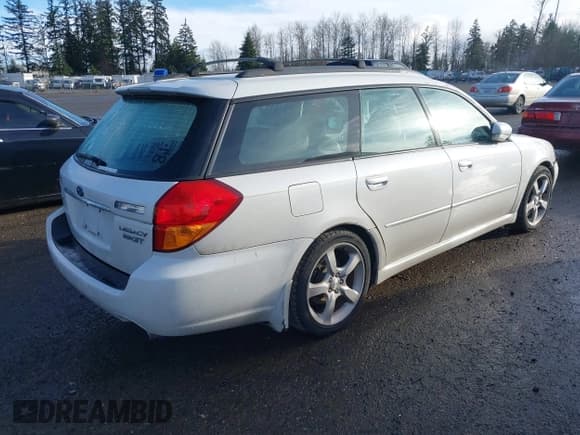 ✅ 2005 Subaru Legacy GT Limited • VIN: 4S3BP676354313254 • Lot: 41794207. Wystawiony na IAAI z przebiegiem 129 171 mil. Bezpłatny archiwum sprzedaży aukcyjnych z USA i szczegółowy raport historii pojazdu na DreamBid. Zdjęcie 4.