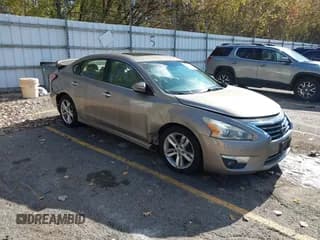 ✅ 2013 Nissan Altima S • VIN: 1N4AL3AP8DN482854 • Лот: 43565230. Опубликован ранее на IAAI с пробегом 266 410 миль. Бесплатный доступ к архиву аукционных продаж из США и подробный отчёт об истории автомобиля на DreamBid. Изображение 1.