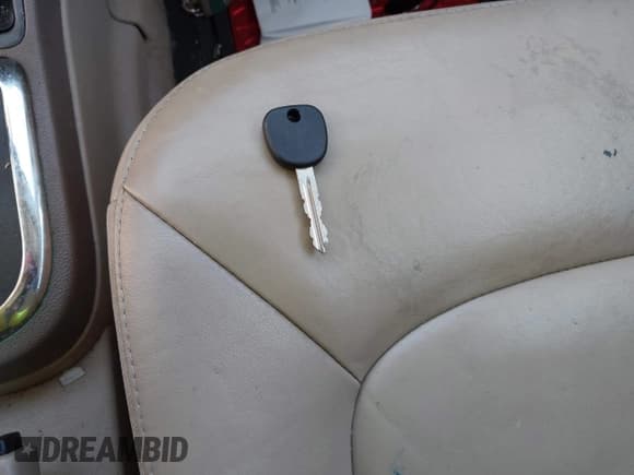 ✅ 2008 Chevrolet HHR LT • VIN: 3GNCA23D88S725717 • Lot: 42158956. Listed on IAAI with 160,513 mi. Free auction sales archive from the USA and detailed vehicle history report at DreamBid. Image 11.